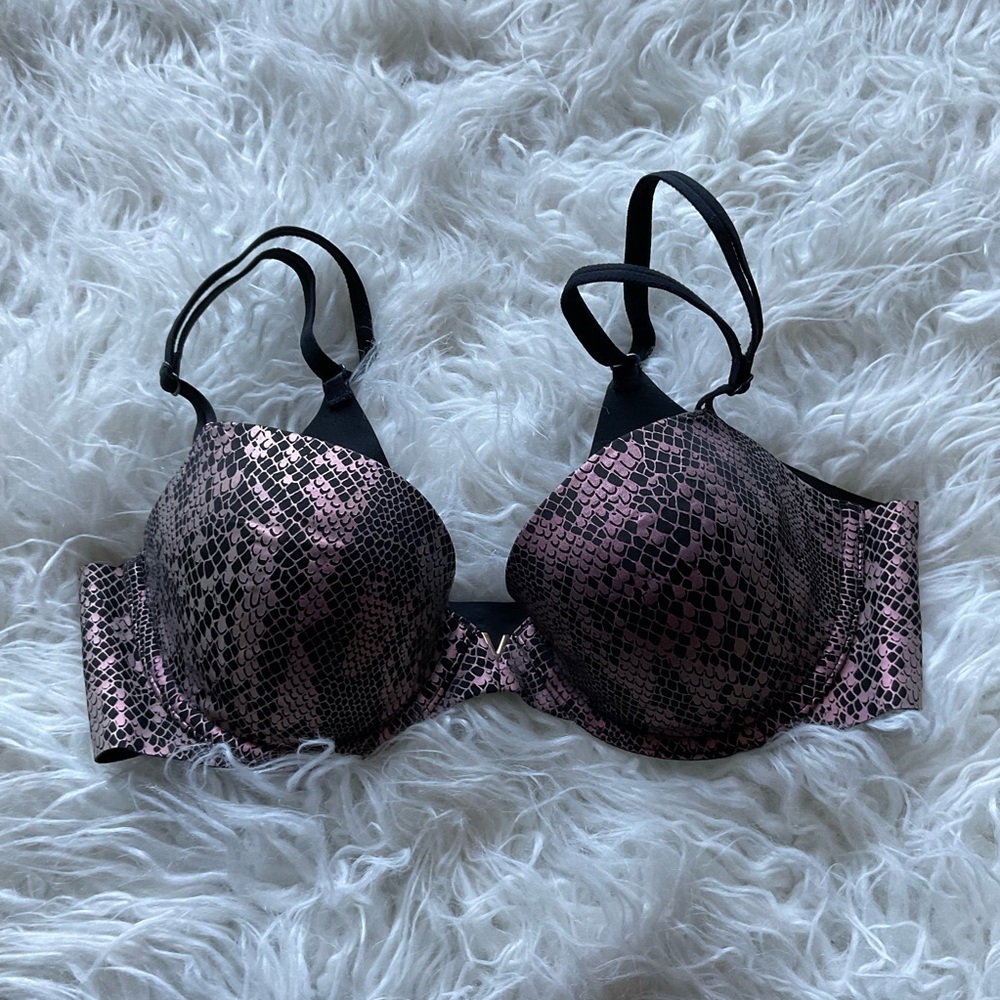 NWOT VICTORIA'S SECRET Sexy‎ Tee Push-Up Bra
